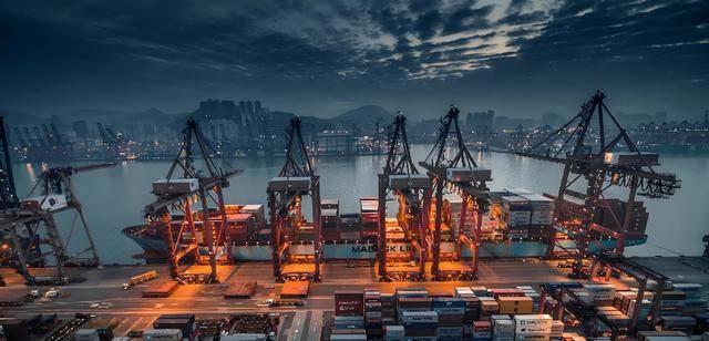 凡是中国船进港，都要收150万“小费”，美国犯了个致命错误