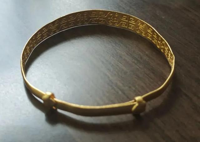 女子清洗金手镯,竟被洗掉5克黄金?!