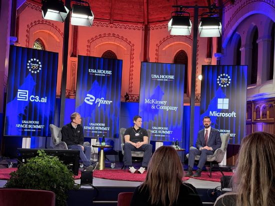 直击达沃斯｜走进美国之家首日，商界在聊什么