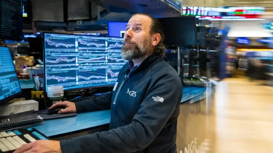 午盘：美股继续上扬 纳指上涨0.9%