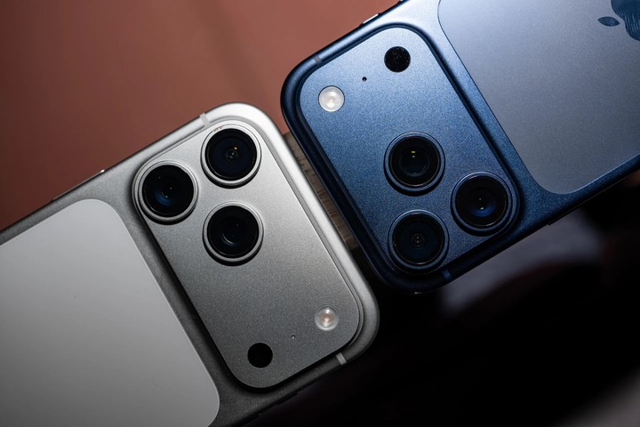 一台造梦,一台赚钱,苹果 50 周年还藏了两台新 iPhone